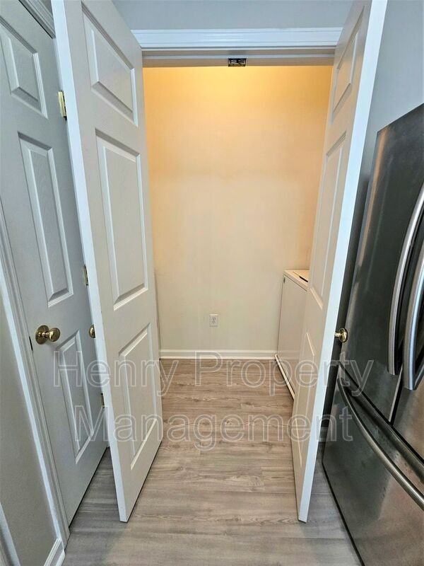 3321 Kudrow Ln - Photo 7 of 21