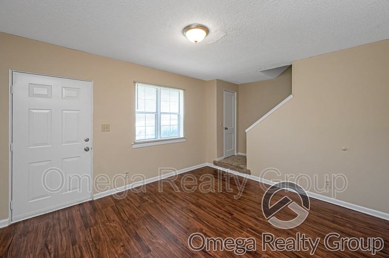 600 S Broadway Ave #J2 - Photo 2 of 19