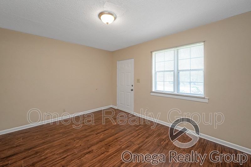 600 S Broadway Ave #J2 - Photo 4 of 19