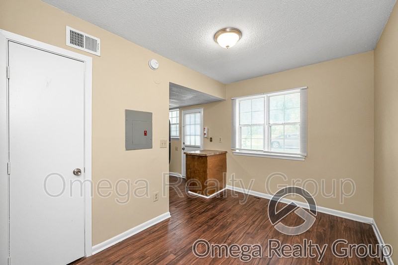 600 S Broadway Ave #J2 - Photo 6 of 19