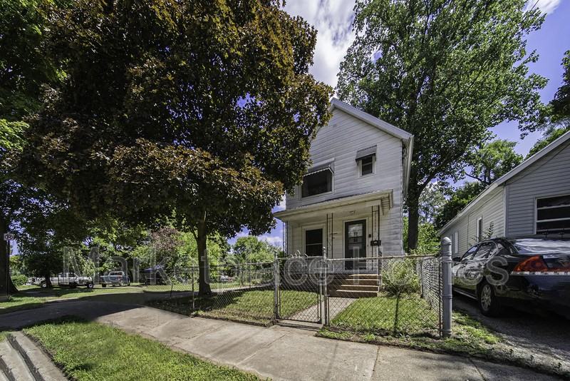 1410 Christopher St - Photo 2 of 26