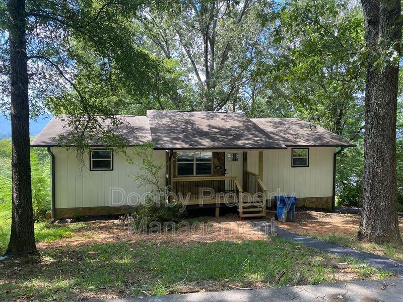 405 Dempsey Ln - Photo 2 of 42