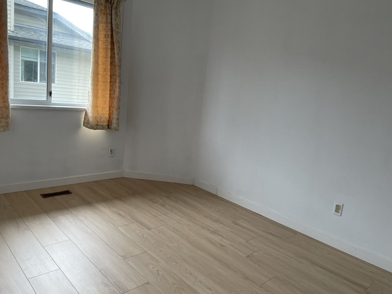 8751 Bennett Rd - Photo 5 of 10