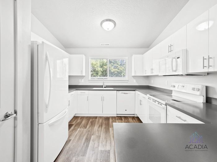 1700 Sandhill Rd #A303