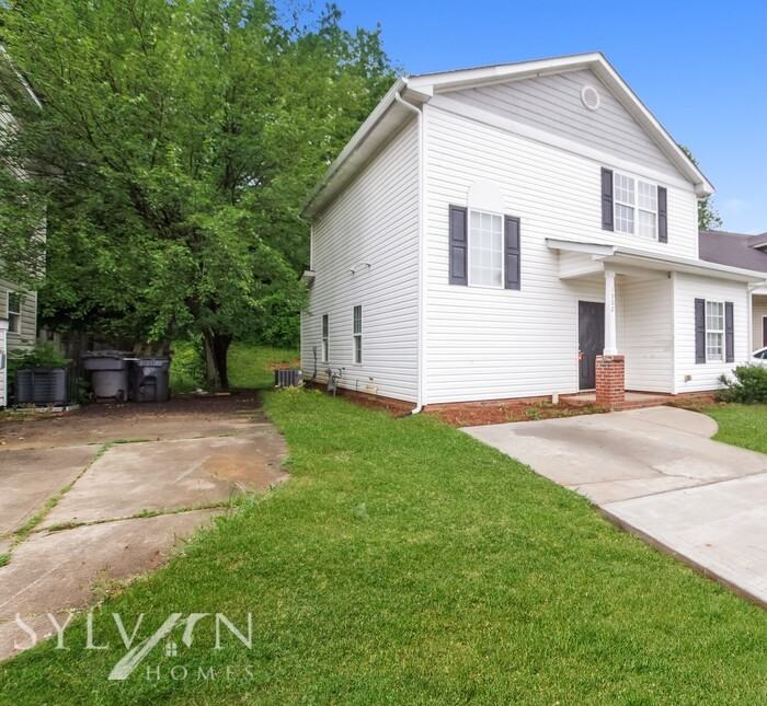 1902 Bromwich Rd - Photo 2 of 15