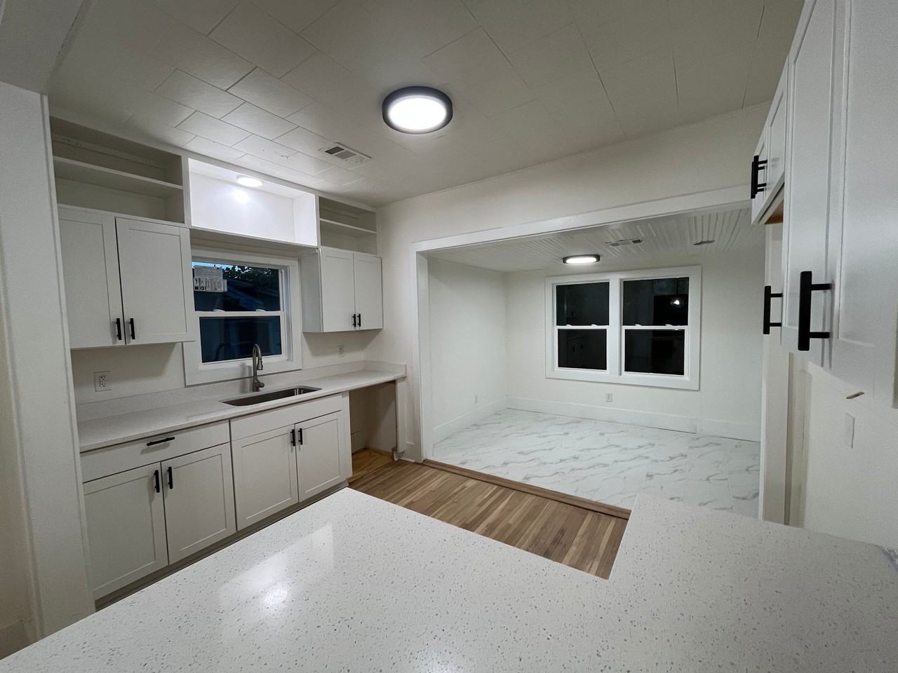 1117 S Xanthus Ave #1117 - Photo 3 of 20