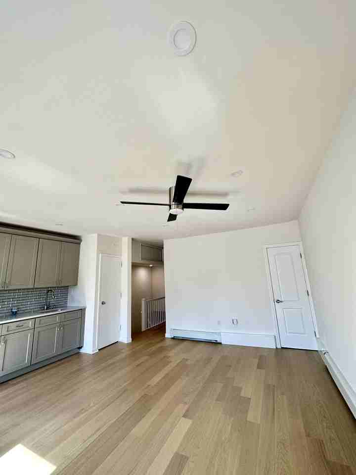 2076 Coyle St - Photo 5 of 8