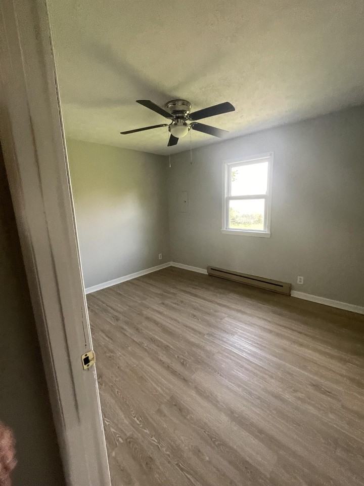 83 Ann Dr #1 - Photo 3 of 9