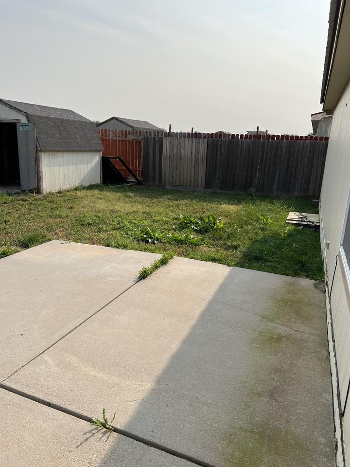 90 Jennifer Cir #1 - Photo 2 of 12