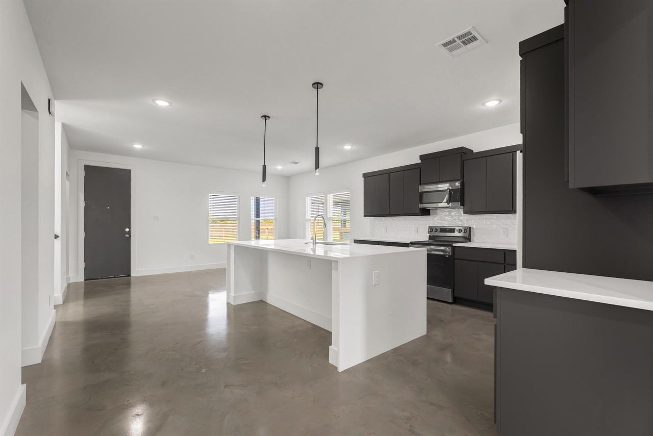 3003 Alpha Wolf Ct #1 - Photo 5 of 43