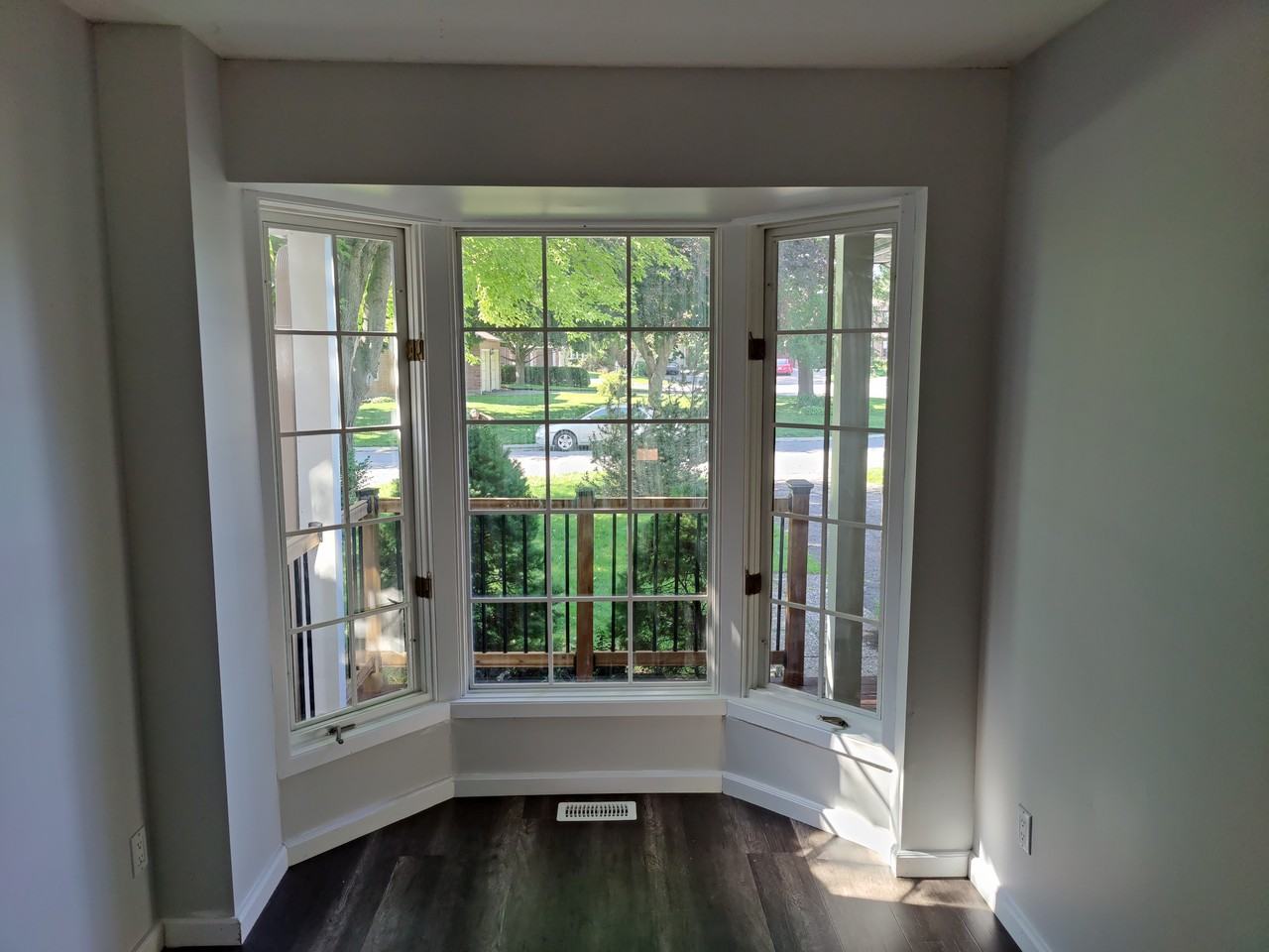 45 Huntsman Crescent - Photo 3 of 19