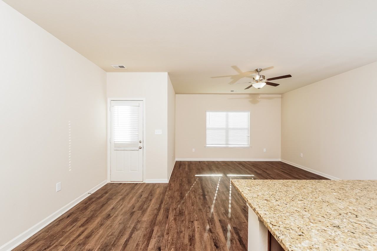 8041 Hagood St - Photo 5 of 17