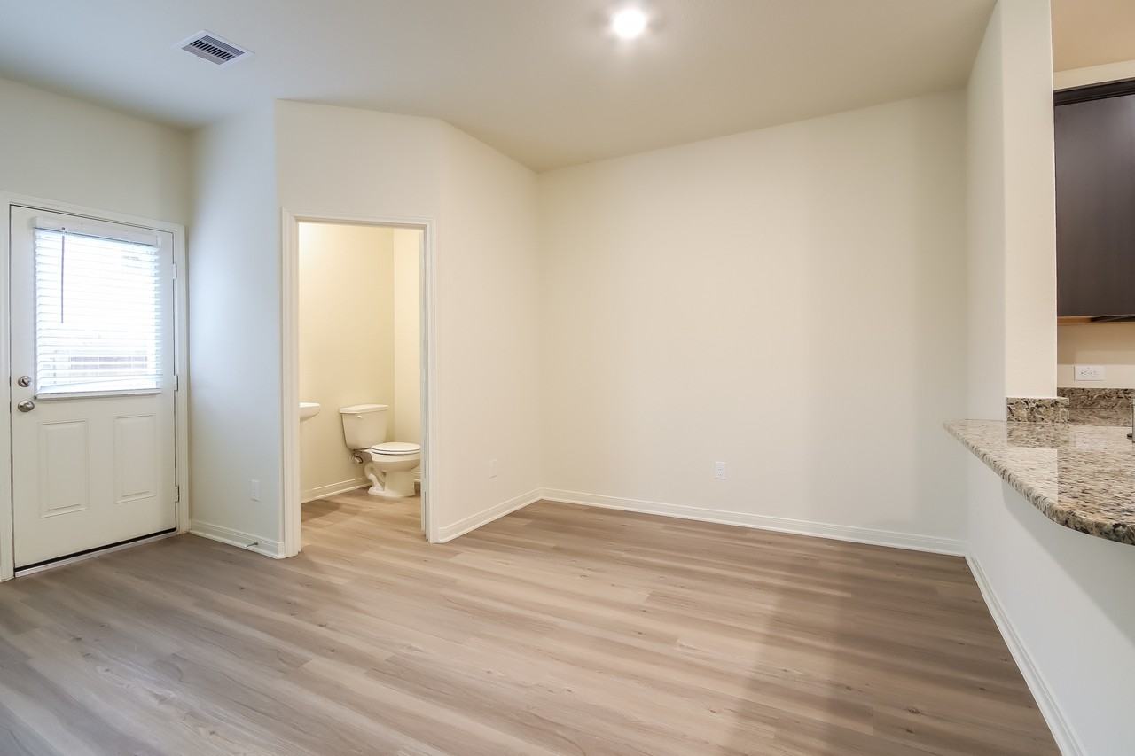 582 Solomon Ln - Photo 6 of 23