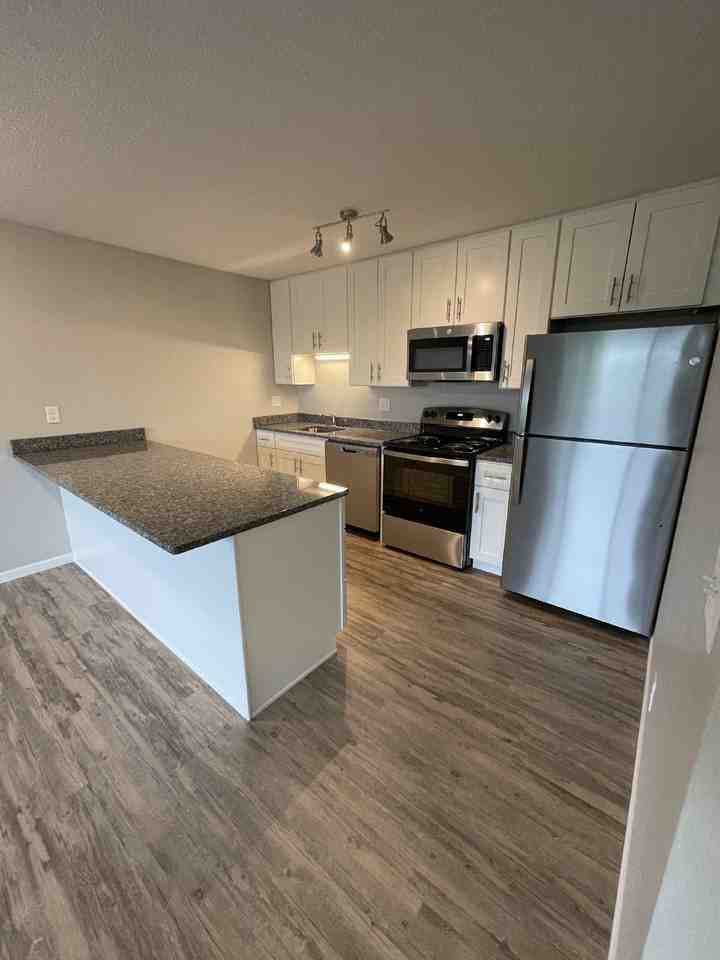 310 15th Ave W #204 - Photo 2 of 22