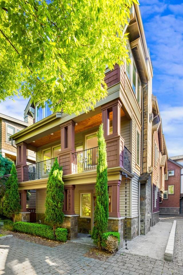 10137 Ne 62nd St - Photo 2 of 27