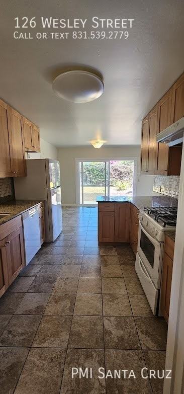 126 Wesley St - Photo 3 of 16
