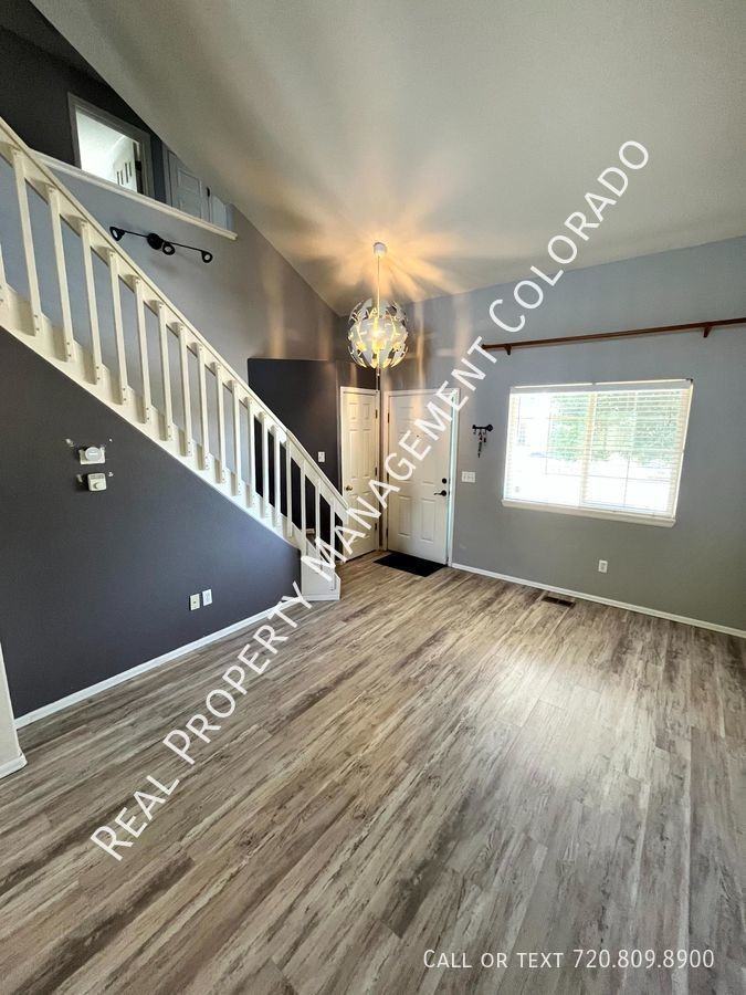 5640 Mesa Mountain Way - Photo 3 of 17