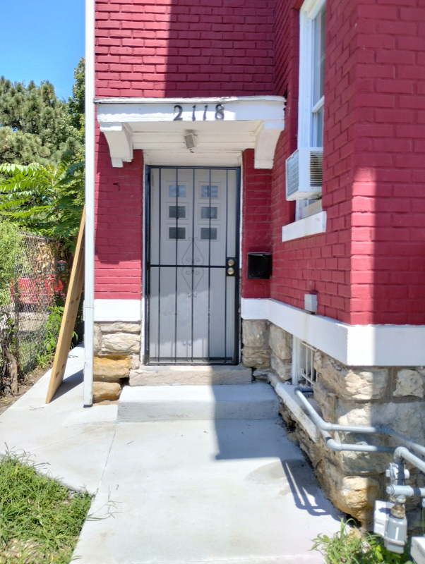 2118 E Linwood Blvd #2 - Photo 2 of 15