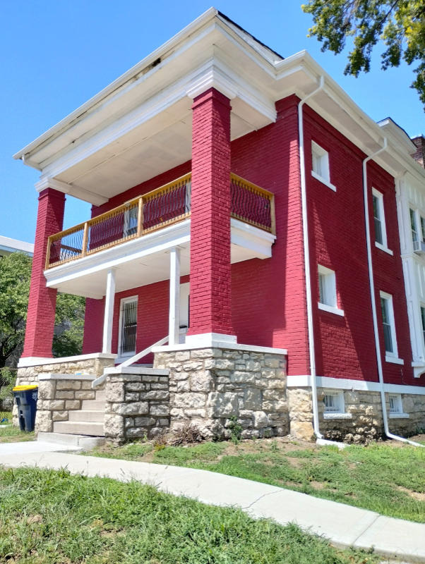 2118 E Linwood Blvd #2 - Photo 3 of 15