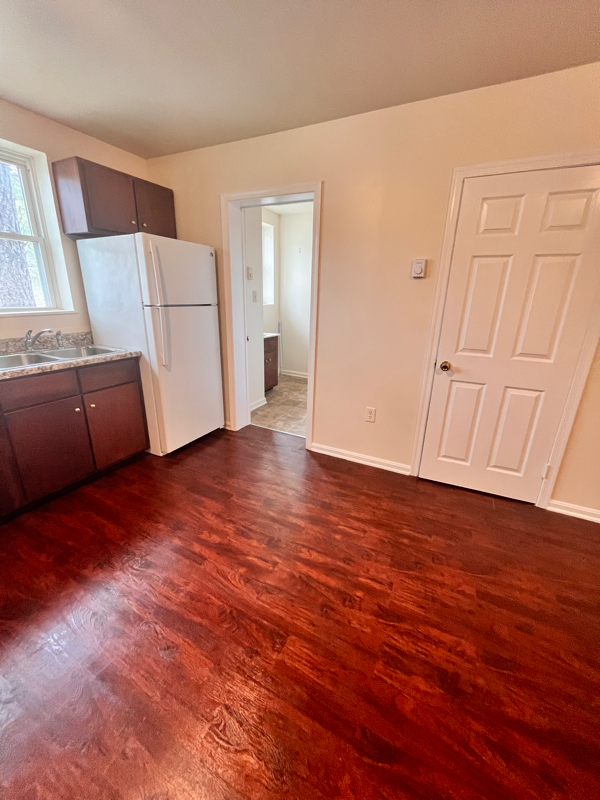 213 W Court St #3 - Photo 4 of 13