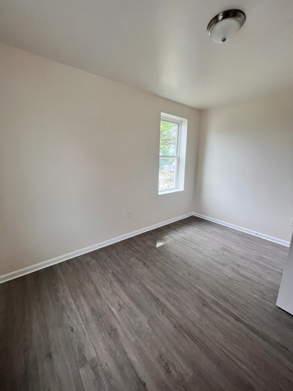 213 W Court St #3 - Photo 5 of 13