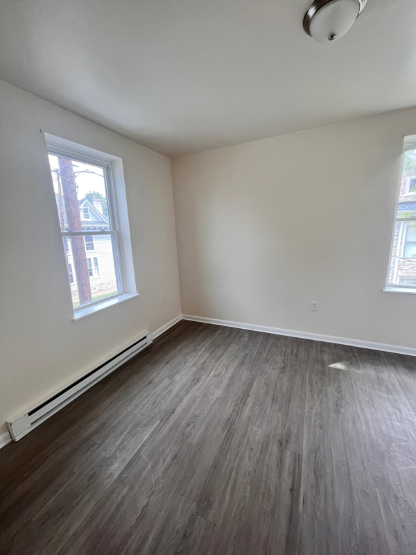 213 W Court St #3 - Photo 6 of 13