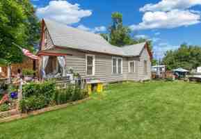 featured image of 905 6th Ave N