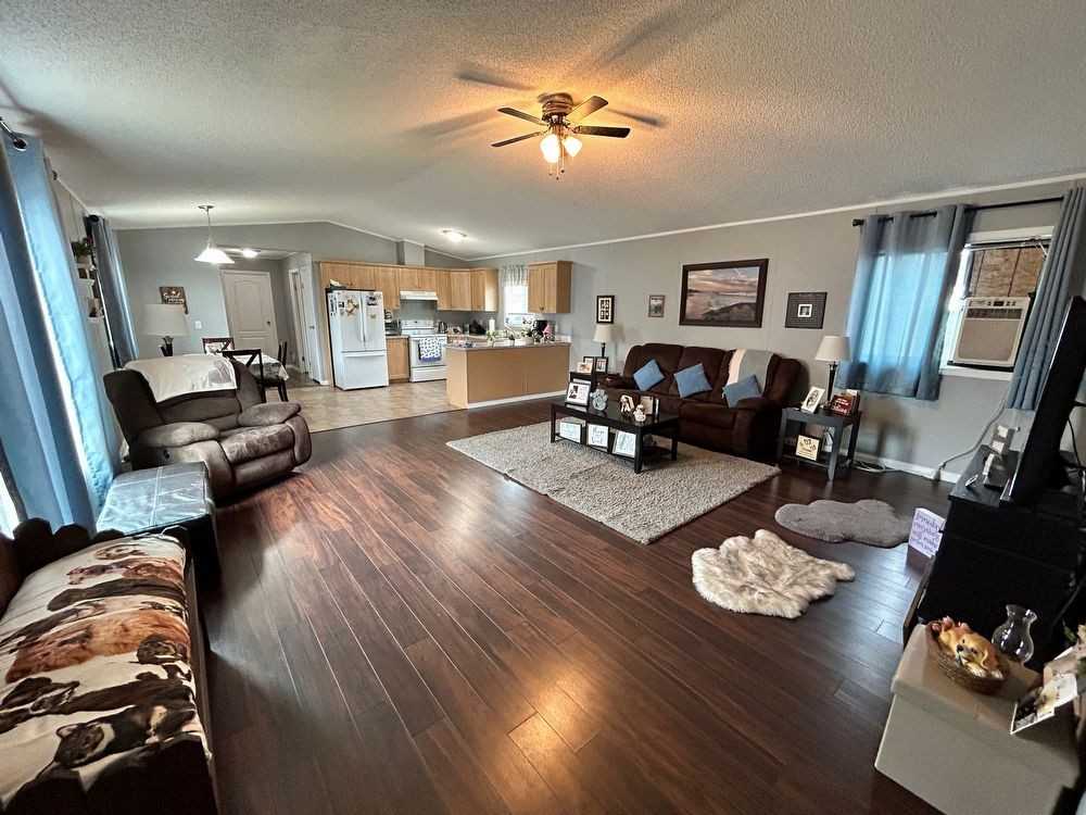 104 Grey Owl Pl - Photo 2 of 15