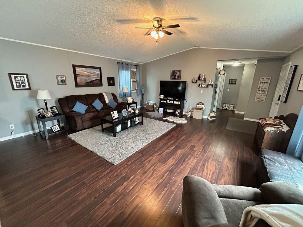 104 Grey Owl Pl - Photo 3 of 15