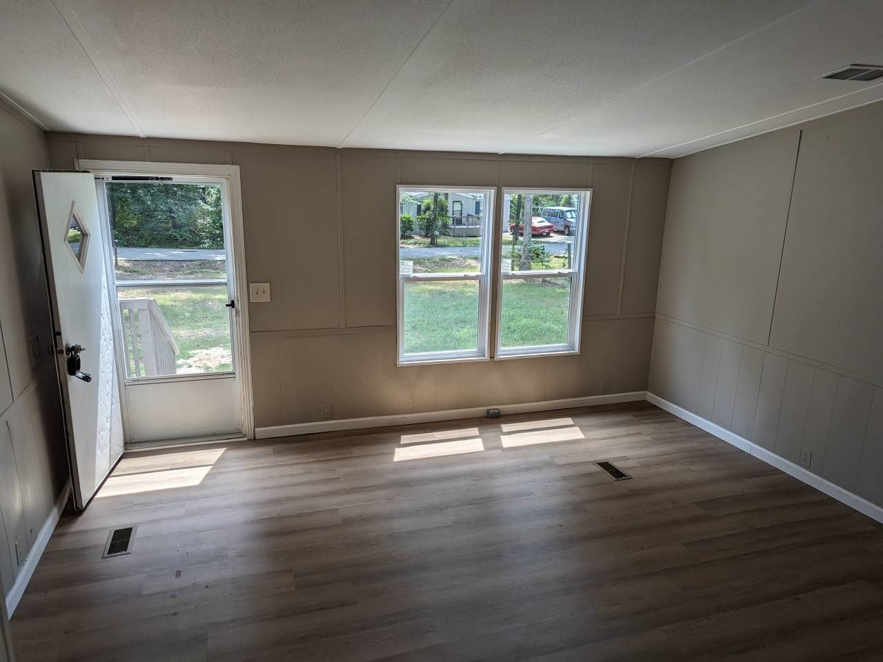 505 Englewood Dr #1 - Photo 3 of 8