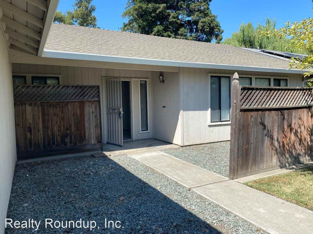 9765 Northridge Way - Photo 2 of 29