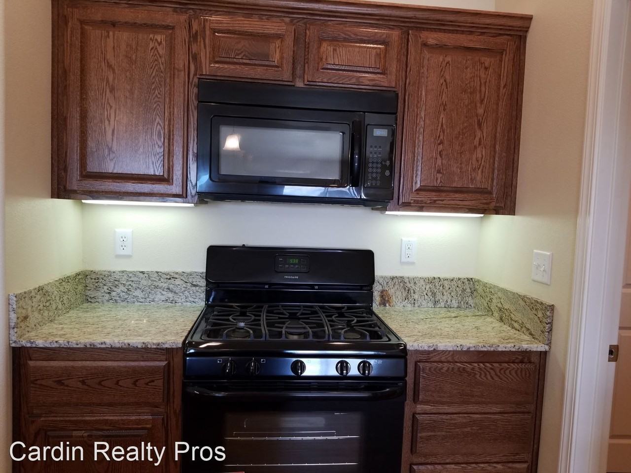 1861 Westward Ln - Photo 3 of 8