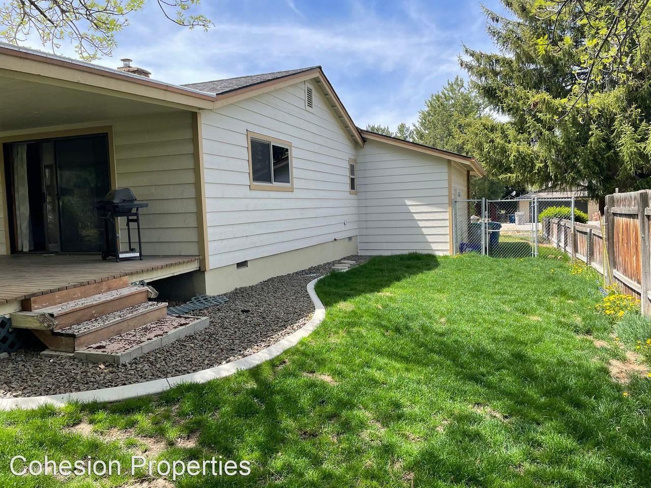 2046 S Coloma Way - Photo 3 of 33