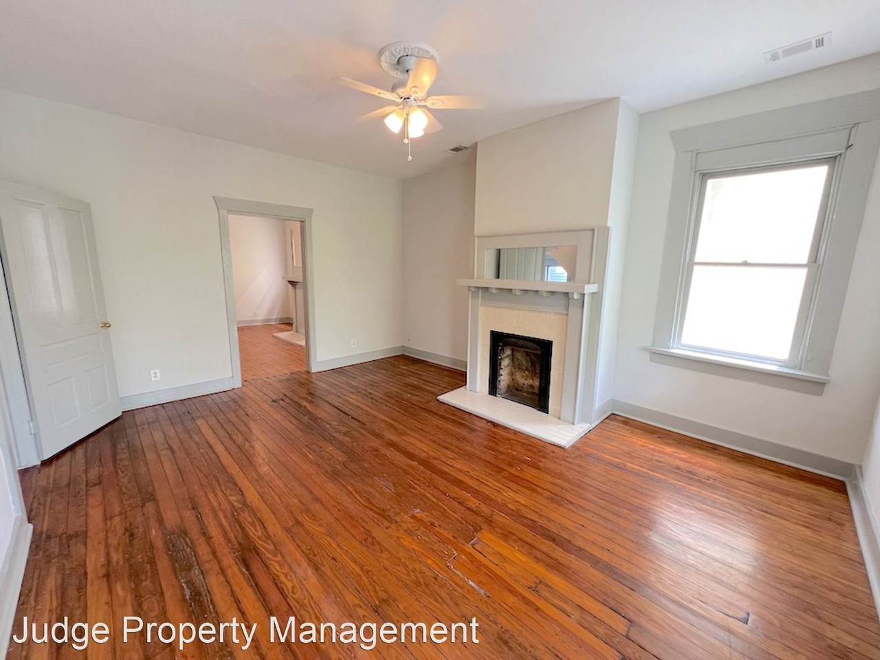 538 E Waldburg St - Photo 2 of 16