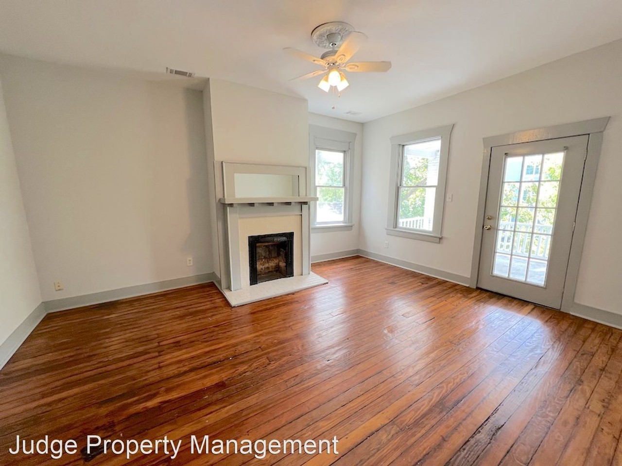 538 E Waldburg St - Photo 3 of 16
