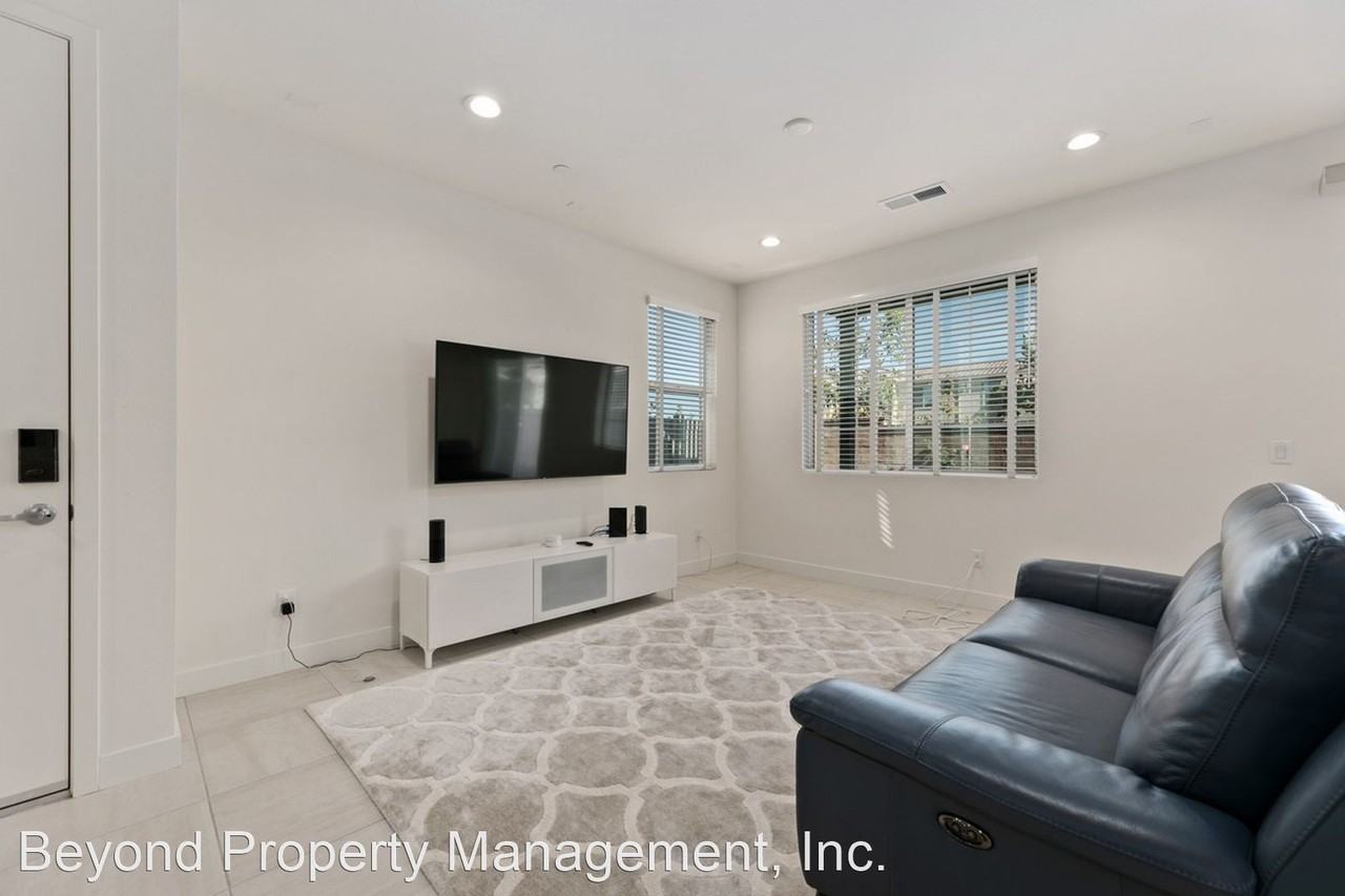 3128 Nala Way - Photo 3 of 30