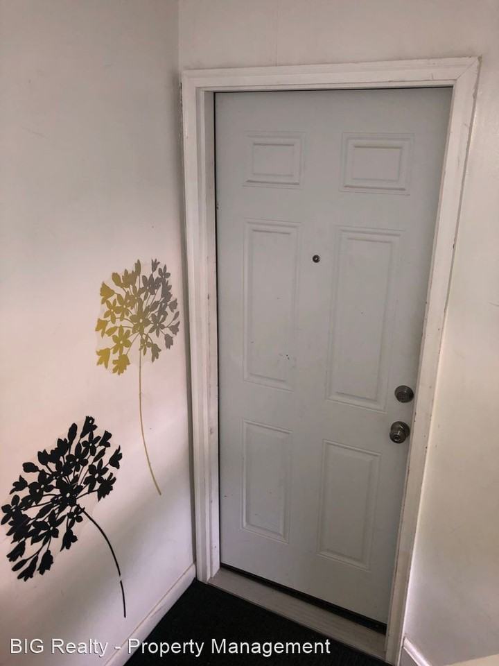 112 Bridge St - Photo 2 of 8