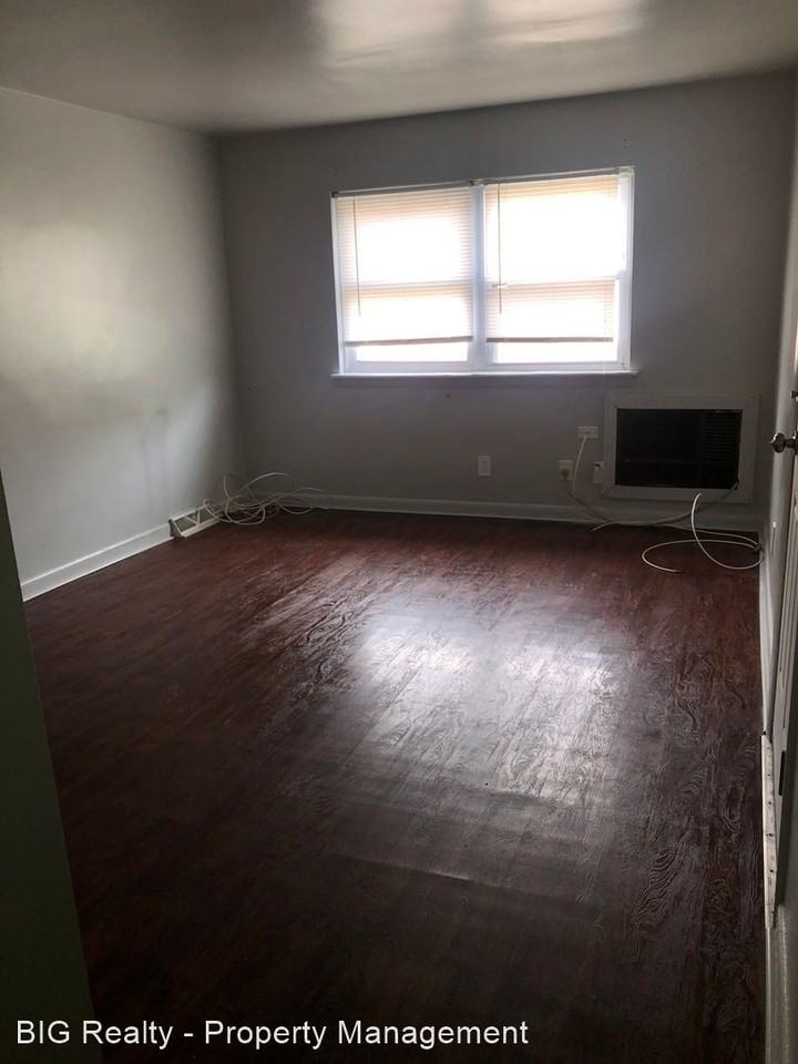 112 Bridge St - Photo 3 of 8