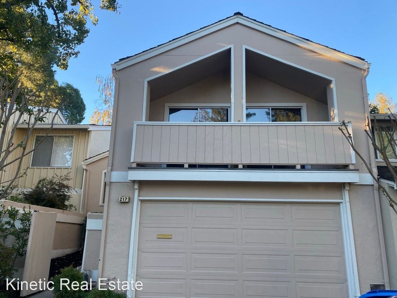 217 Whitney Ct - Photo 2 of 34