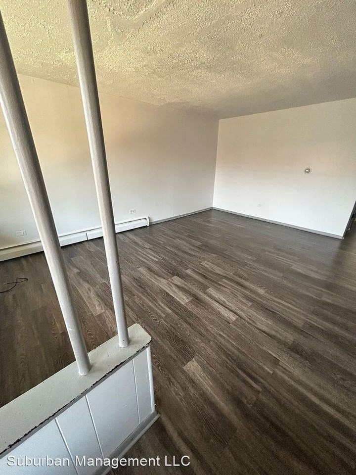 4221 South Harlem Avenue - Photo 3 of 11