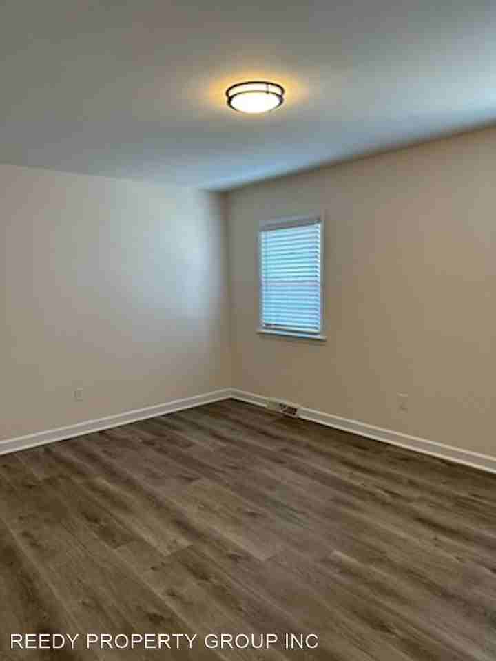 3139 E North Street - Photo 3 of 7