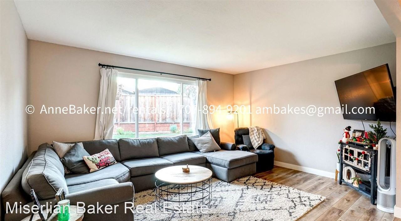 21 Burgundy Ct - Photo 2 of 13
