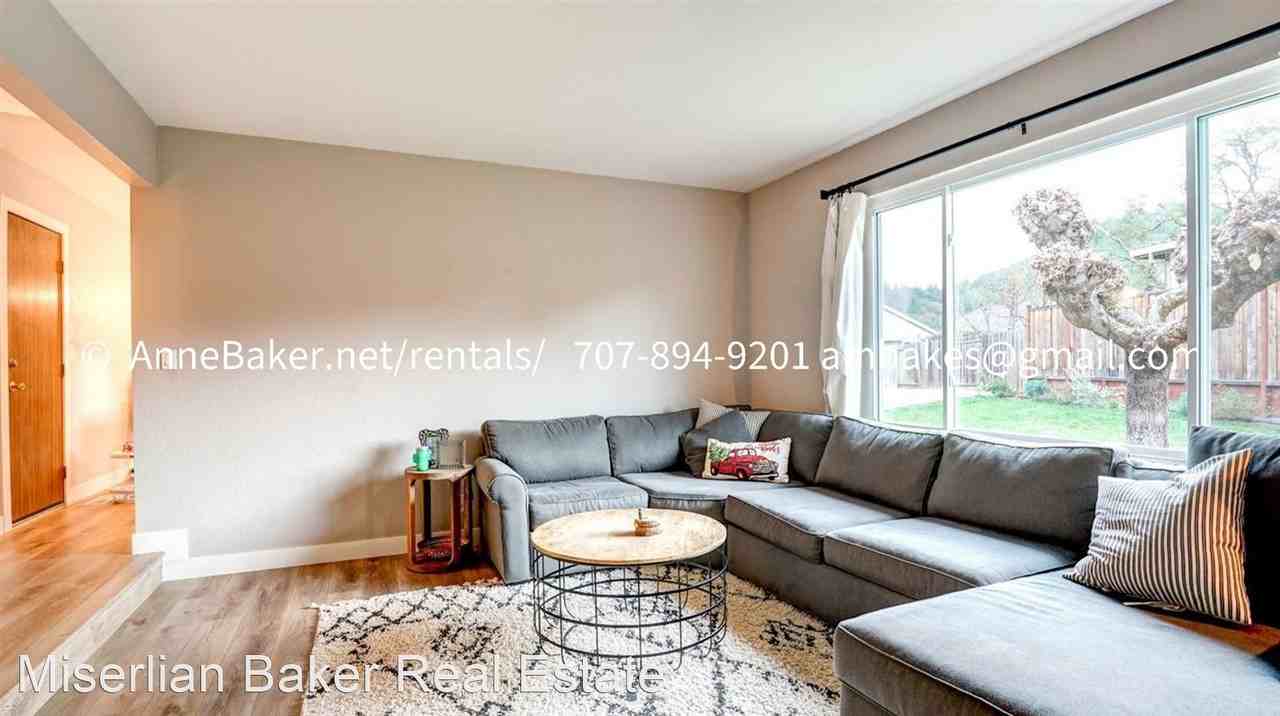 21 Burgundy Ct - Photo 3 of 13