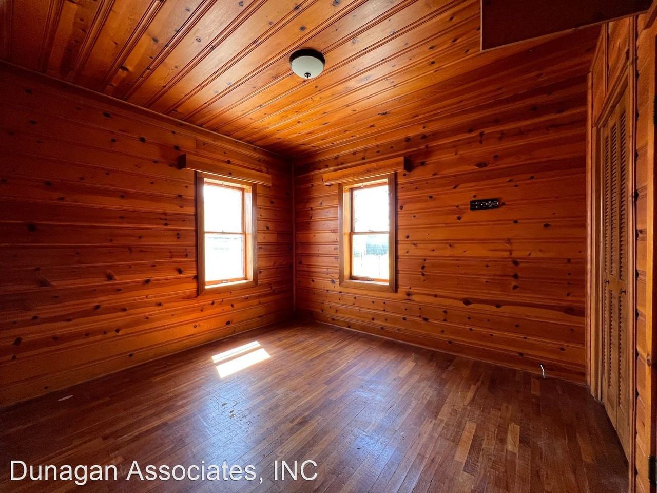 1105 W Fox St - Photo 3 of 6