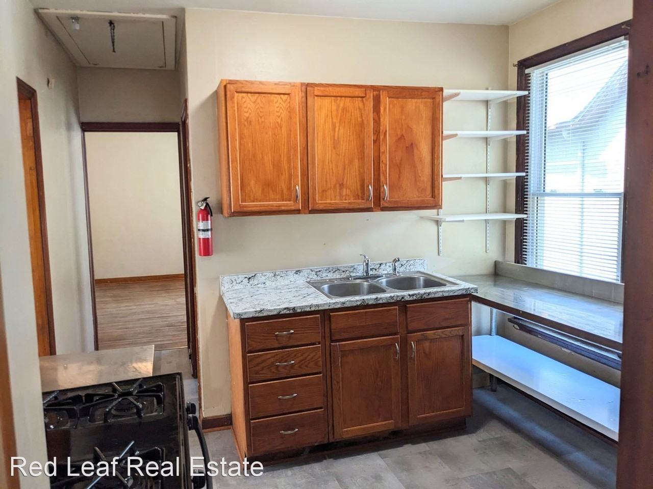 566 Edmund Ave W - Photo 3 of 19