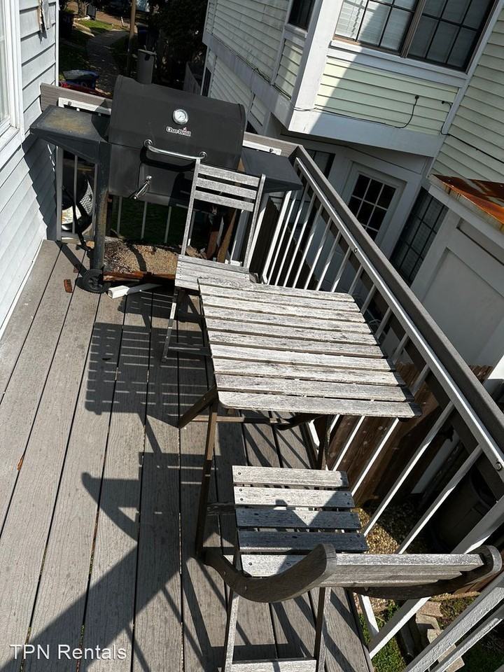 305 Settlers Park Dr - Photo 2 of 9