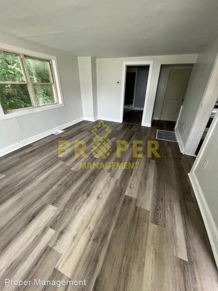 3022 Tubman Ave - Photo 2 of 10