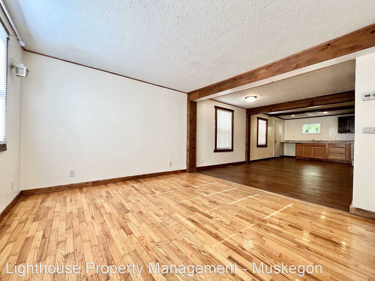 1899 Interwood St - Photo 3 of 17