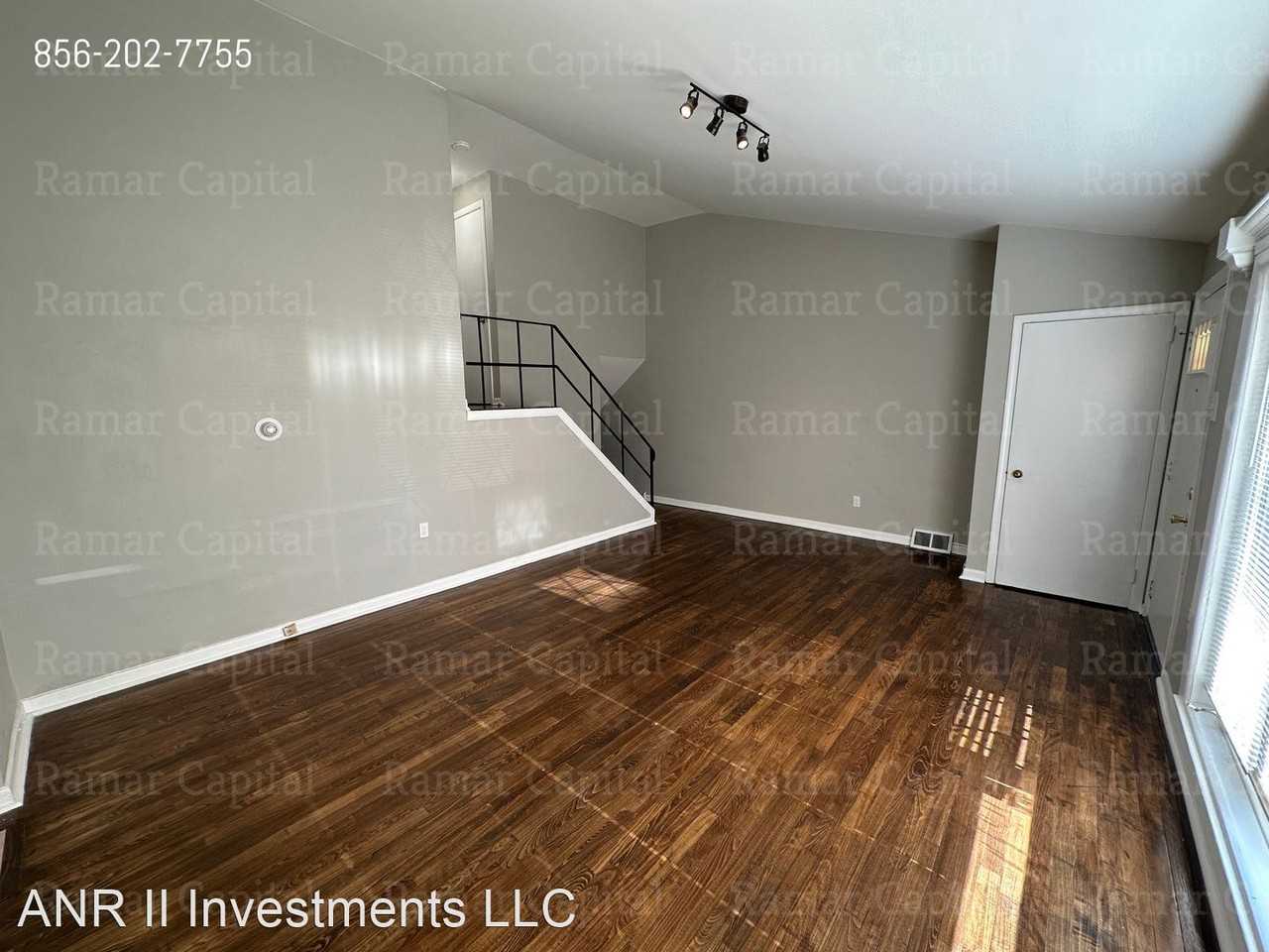 2425 Denfield St - Photo 2 of 27