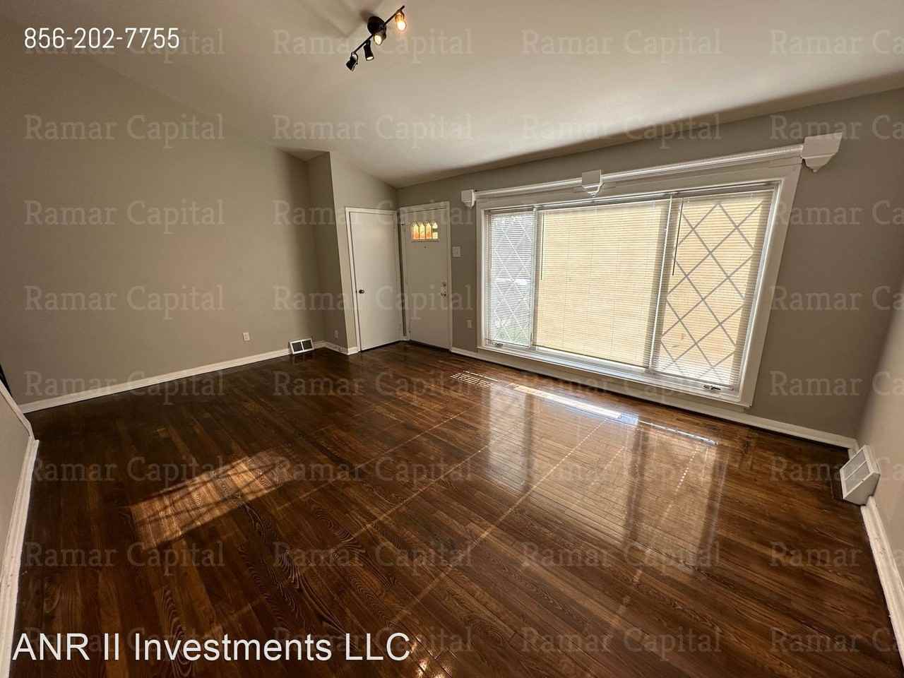 2425 Denfield St - Photo 3 of 27